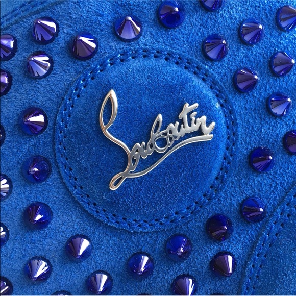 Comment below up to a size 15 - Picture 4 of 5